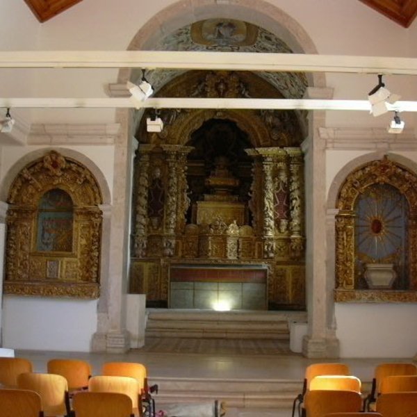 centro_exposicoes_antiga_igreja_mira_de_aire_cul_17