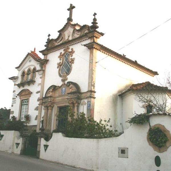 capela_nossa_senhora_de_fatima_e_casa_solarenga