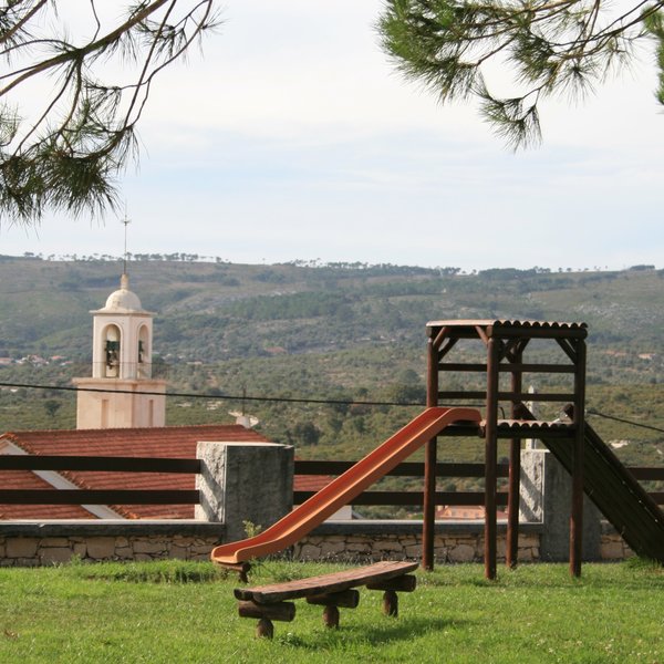 parque_manuel_batista_amado_telhados_d_agua_mendiga_tu_35