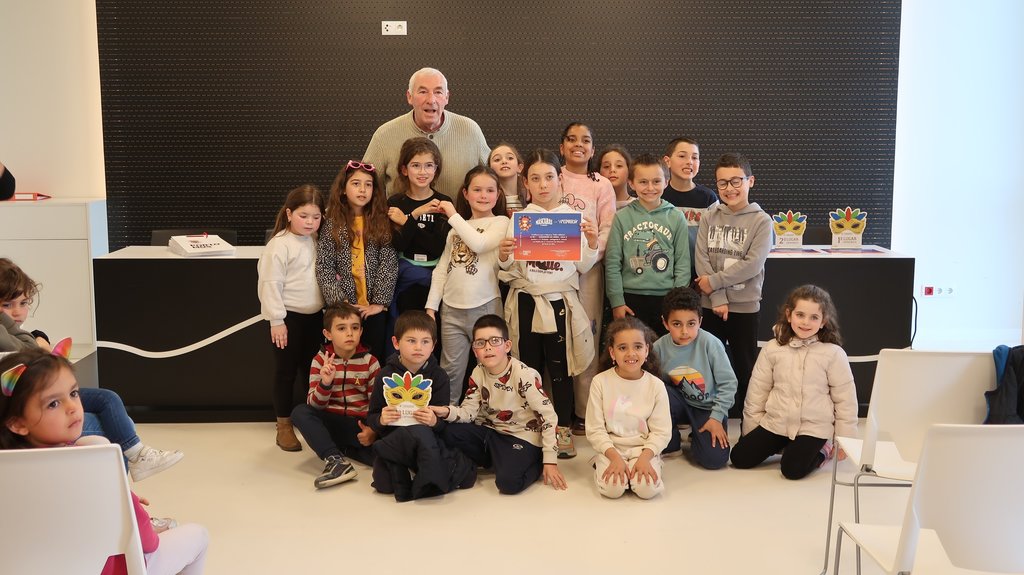 1.º Lugar – GIRA ABELHA, EB1 – Alqueidão da Serra – Sala 2 