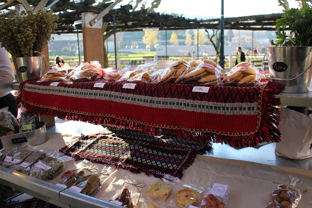 Mercado de produtos locais, onde a tradição tem lugar!