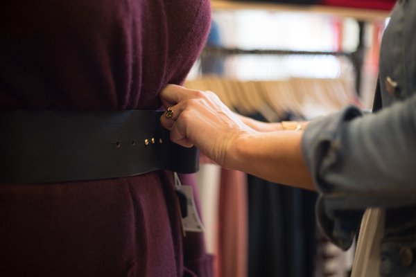iso_republic_hands_dressing_belt
