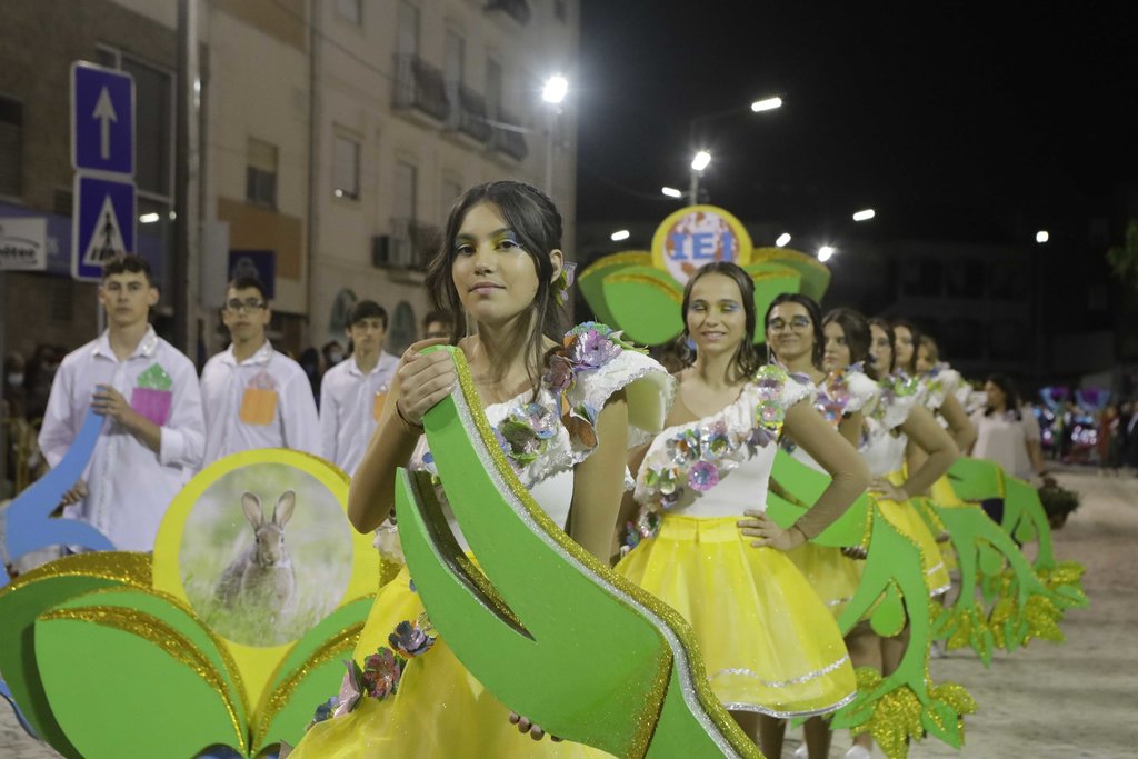 Marchas invadem Avenida!