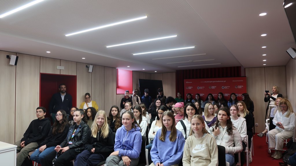 Estudantes do Programa Erasmus+ chegam a Porto de Mós  