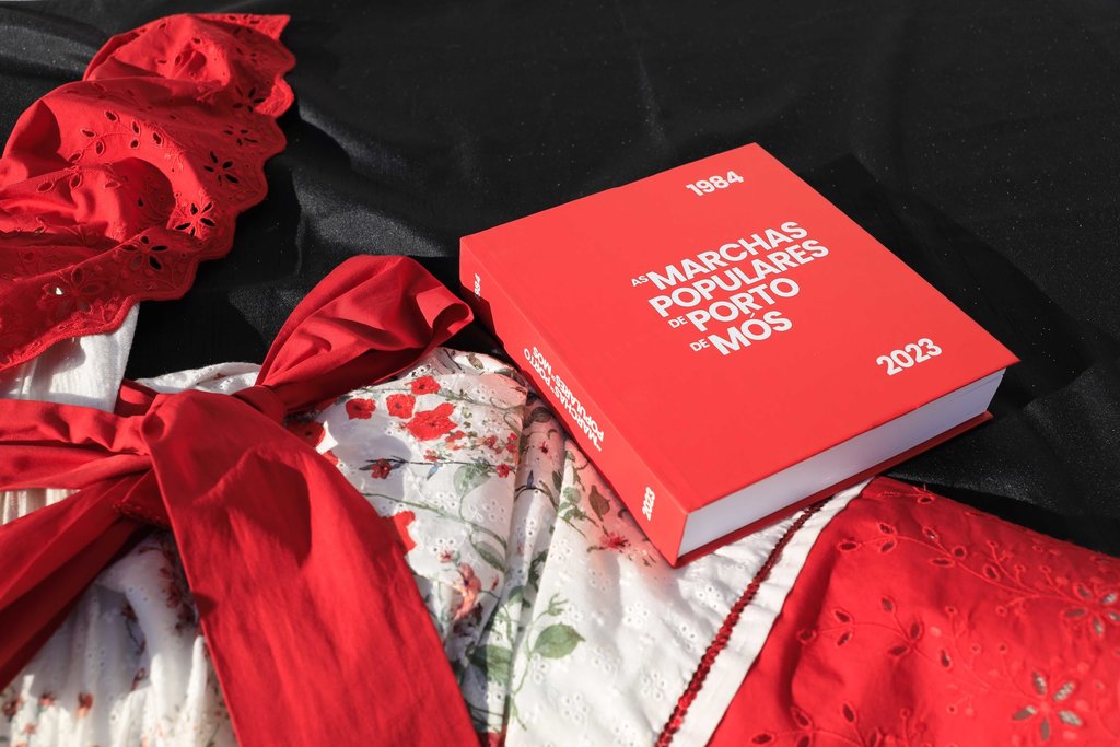 40 anos de marchas em livro