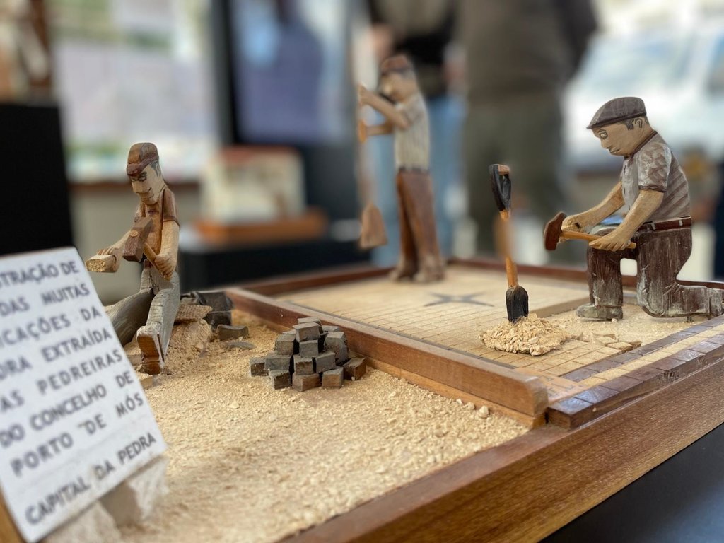 Exposição homenageia antigos ofícios