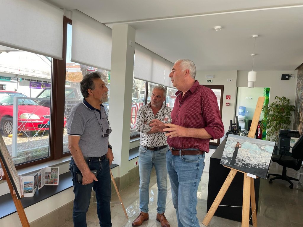 Inaugurada exposição “Recordações e Sentimentos” de João Fonseca Matias no Posto de Turismo de Po...