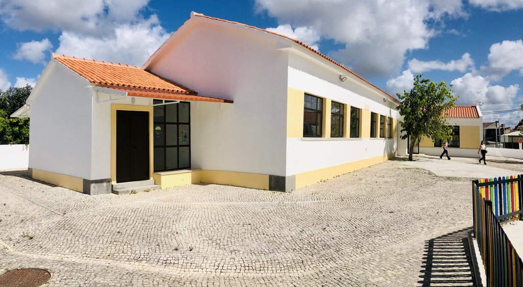 Reabertura da Escola Básica do Tojal marca arranque do ano letivo