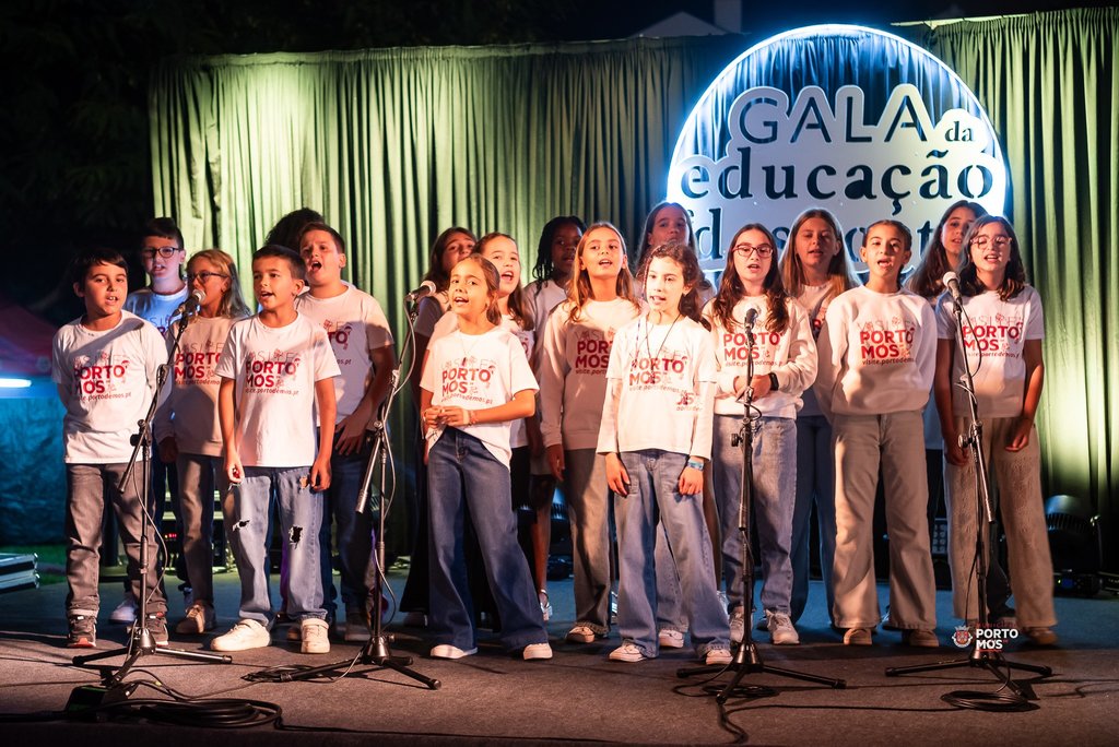Gala de Atribuição de Prémios de Mérito Escolar e Desportivo distingue talento e dedicação dos jo...