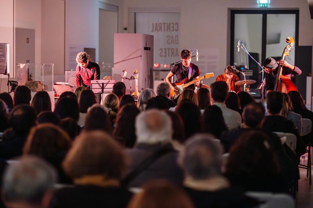 Concerto “Um Espaço Sem Tempo” enche a Central das Artes em homenagem a Carlos Paredes