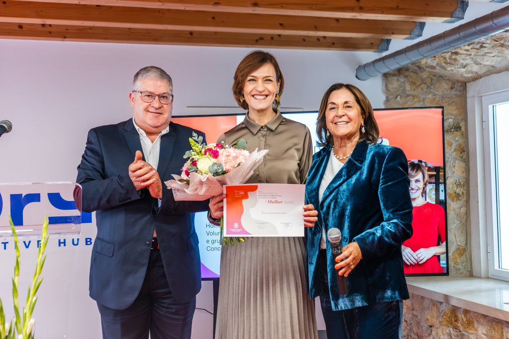 Gala de Homenagem à Mulher distinguiu voluntárias do concelho de Porto de Mós