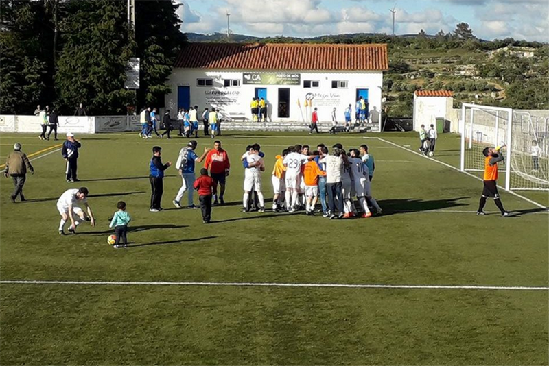 CCR Alqueidão da Serra sobe à Divisão de Honra