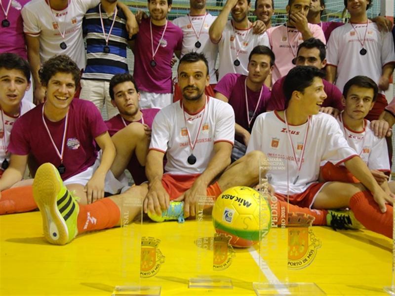 união de freguesias de arrimal e mendiga é vencedora do torneio de futsal de s. pedro 2015