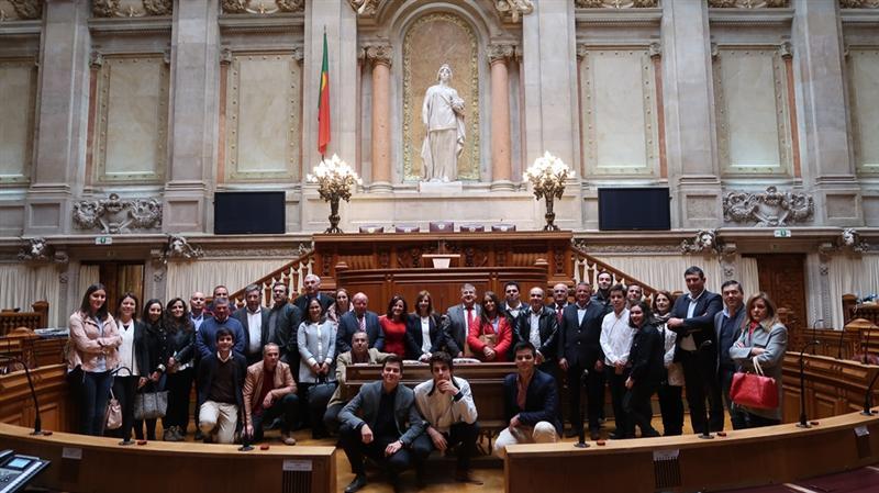 Assembleia da República recebe comitiva portomosense