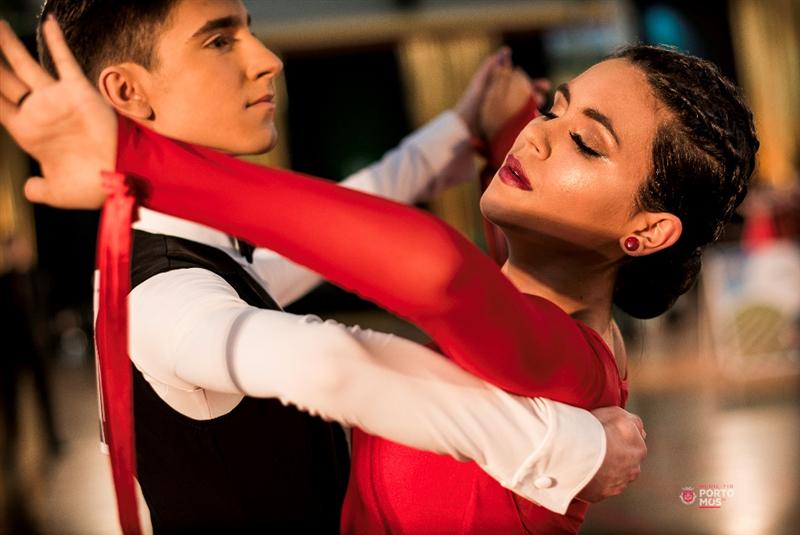 Meio milhar dança em Porto de Mós